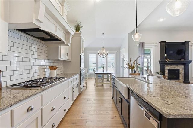 3106 SE 3rd Terrace, Lee's Summit, MO 64063
