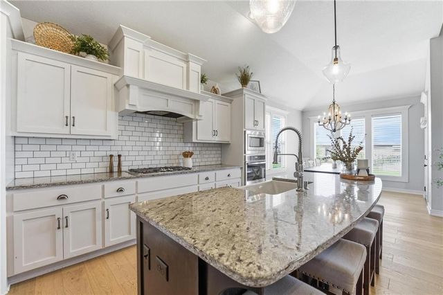 3106 SE 3rd Terrace, Lee's Summit, MO 64063