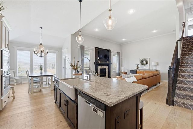 3106 SE 3rd Terrace, Lee's Summit, MO 64063