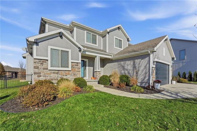 3106 SE 3rd Terrace, Lee's Summit, MO 64063