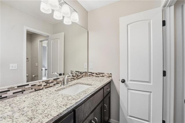 3106 SE 3rd Terrace, Lee's Summit, MO 64063