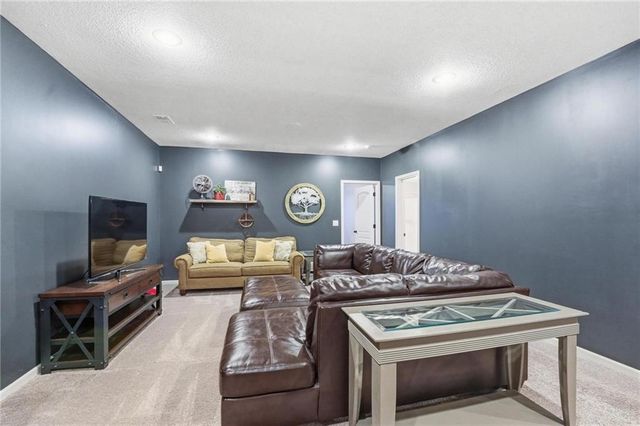 3106 SE 3rd Terrace, Lee's Summit, MO 64063