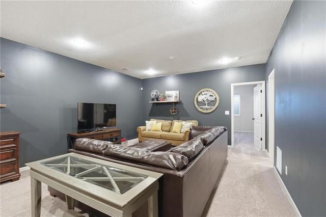 3106 SE 3rd Terrace, Lee's Summit, MO 64063