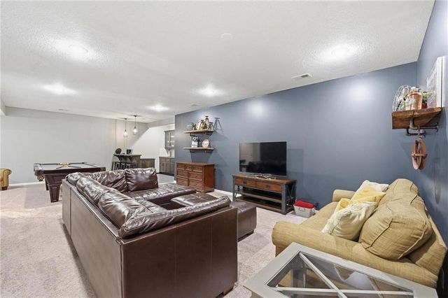 3106 SE 3rd Terrace, Lee's Summit, MO 64063