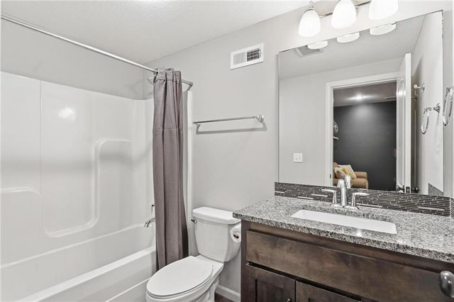 3106 SE 3rd Terrace, Lee's Summit, MO 64063