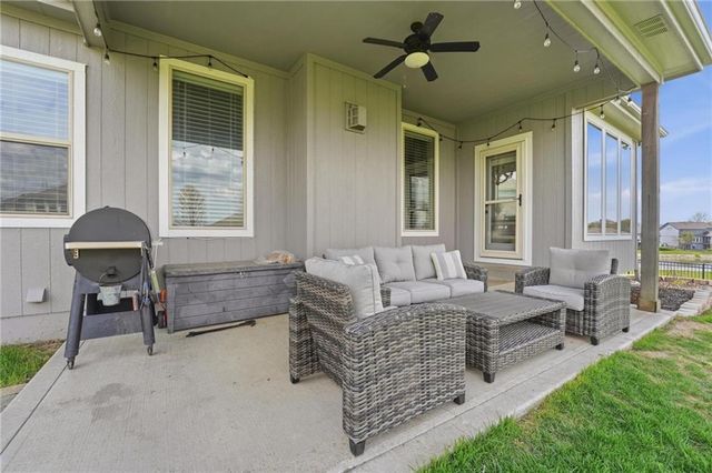 3106 SE 3rd Terrace, Lee's Summit, MO 64063