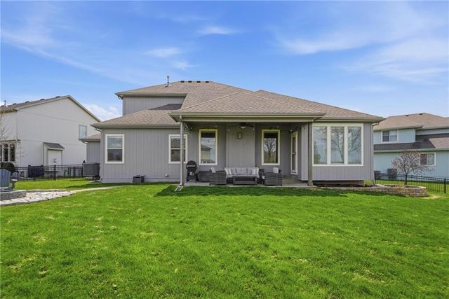 3106 SE 3rd Terrace, Lee's Summit, MO 64063