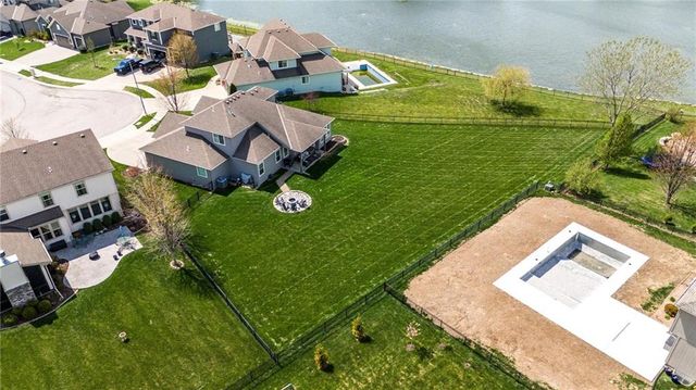 3106 SE 3rd Terrace, Lee's Summit, MO 64063