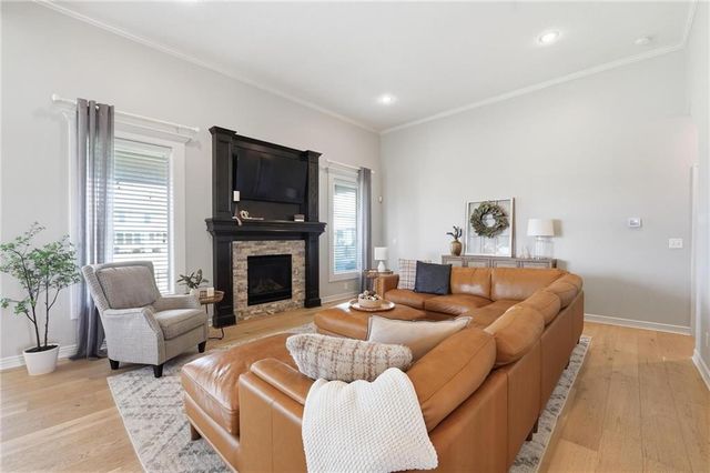 3106 SE 3rd Terrace, Lee's Summit, MO 64063