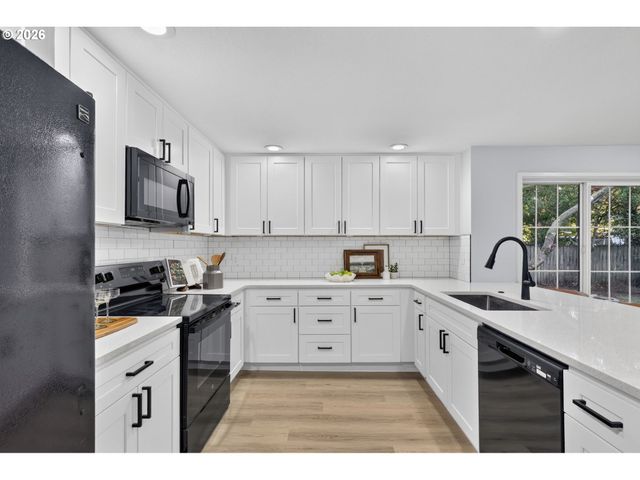 12807 Ne 159TH St, Brush Prairie, WA 98606