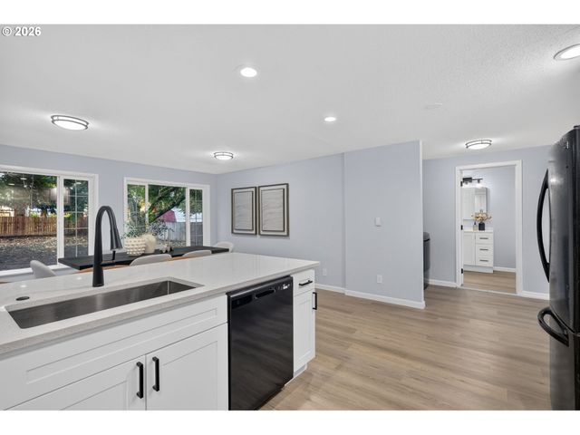 12807 Ne 159TH St, Brush Prairie, WA 98606