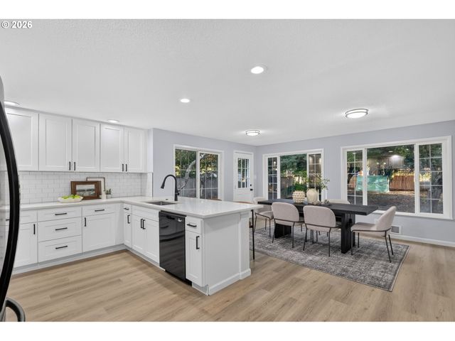 12807 Ne 159TH St, Brush Prairie, WA 98606