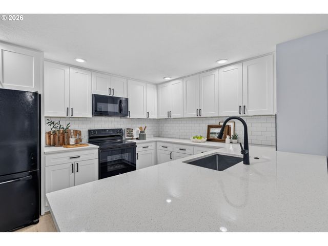 12807 Ne 159TH St, Brush Prairie, WA 98606