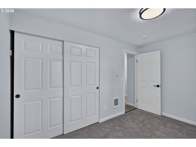 12807 Ne 159TH St, Brush Prairie, WA 98606