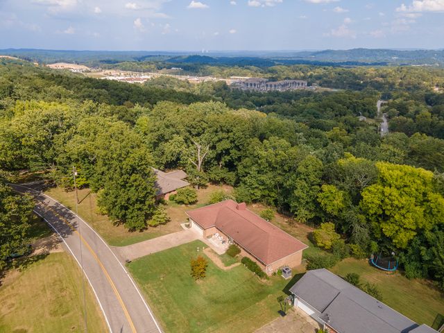 5846 Crestview Drive, Hixson, TN 37343