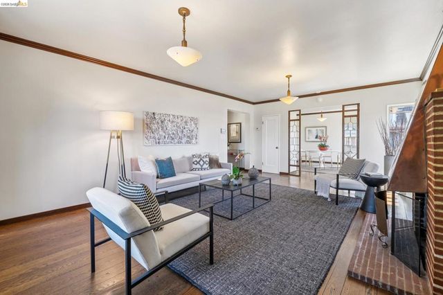 98 Fairlawn Dr, Berkeley, CA 94708