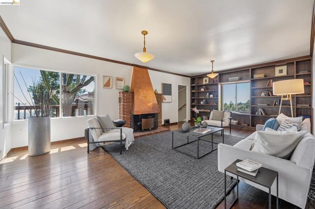 98 Fairlawn Dr, Berkeley, CA 94708