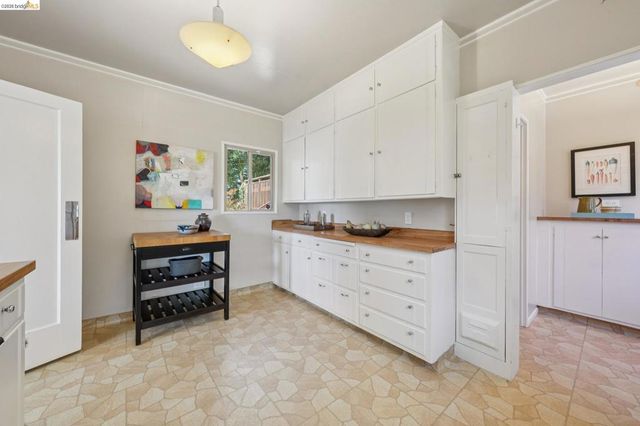 98 Fairlawn Dr, Berkeley, CA 94708