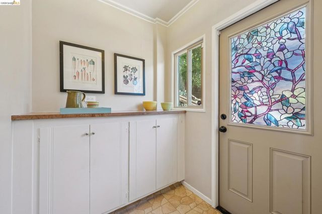 98 Fairlawn Dr, Berkeley, CA 94708