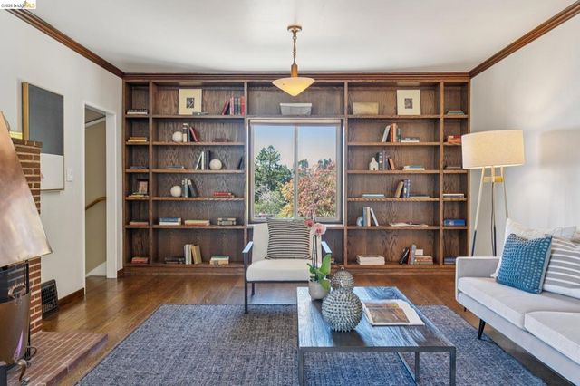 98 Fairlawn Dr, Berkeley, CA 94708