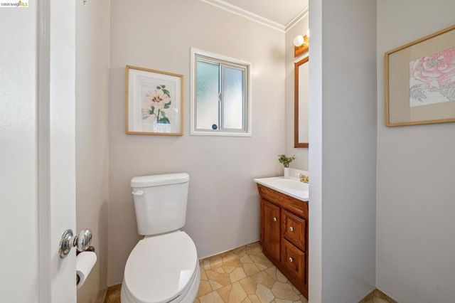 98 Fairlawn Dr, Berkeley, CA 94708
