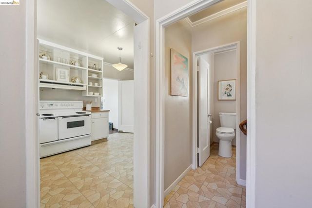 98 Fairlawn Dr, Berkeley, CA 94708
