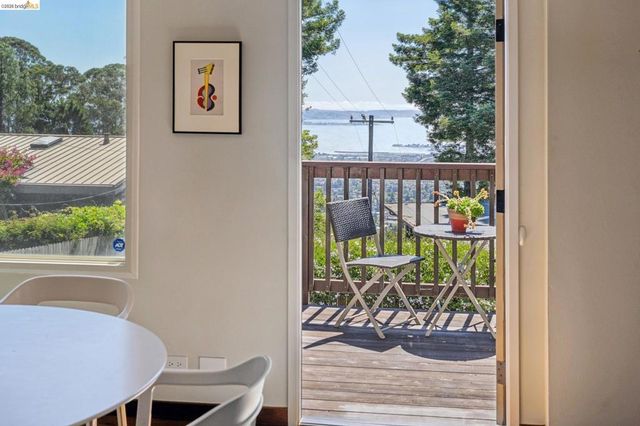 98 Fairlawn Dr, Berkeley, CA 94708