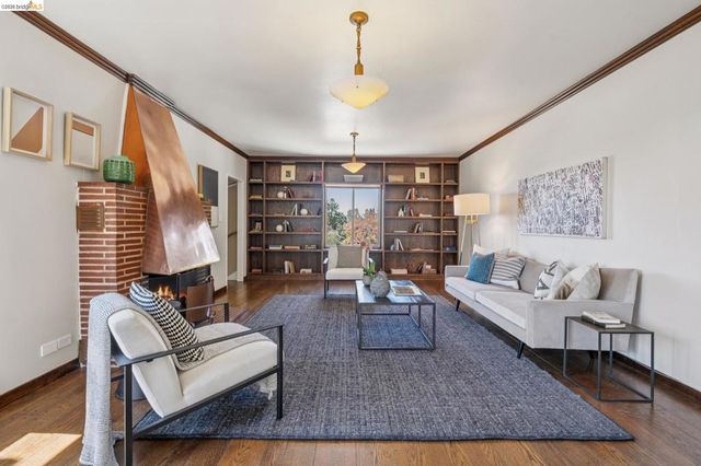 98 Fairlawn Dr, Berkeley, CA 94708