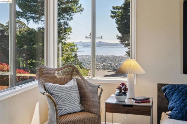 98 Fairlawn Dr, Berkeley, CA 94708