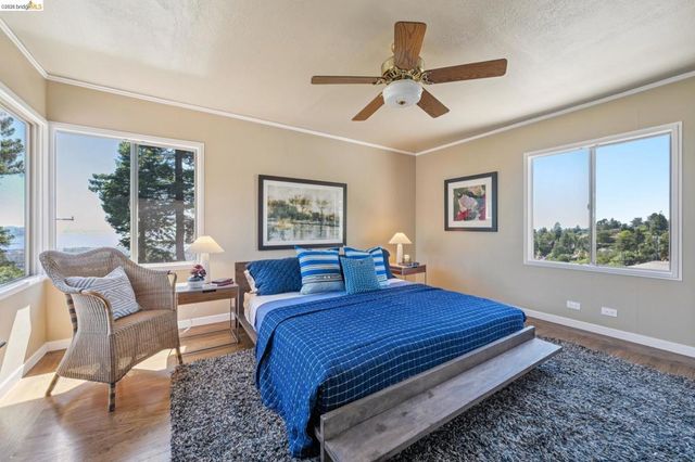 98 Fairlawn Dr, Berkeley, CA 94708
