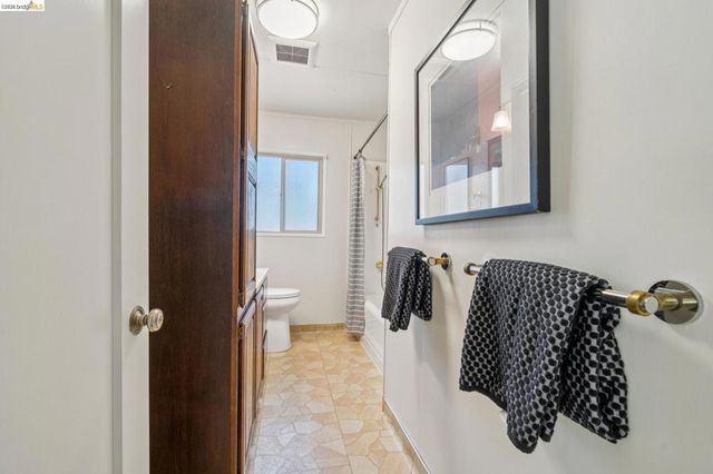 98 Fairlawn Dr, Berkeley, CA 94708