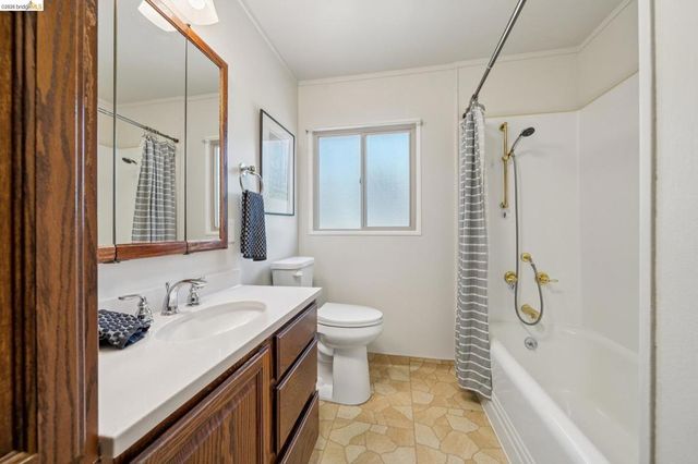 98 Fairlawn Dr, Berkeley, CA 94708