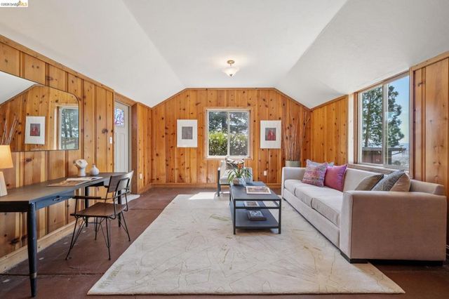 98 Fairlawn Dr, Berkeley, CA 94708