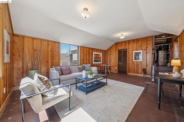 98 Fairlawn Dr, Berkeley, CA 94708