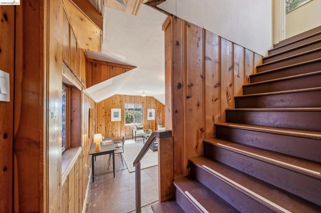 98 Fairlawn Dr, Berkeley, CA 94708