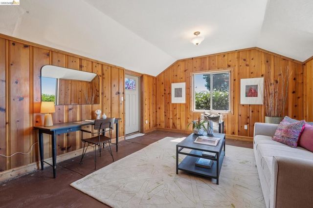 98 Fairlawn Dr, Berkeley, CA 94708