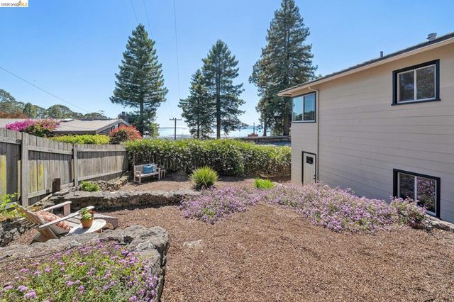98 Fairlawn Dr, Berkeley, CA 94708
