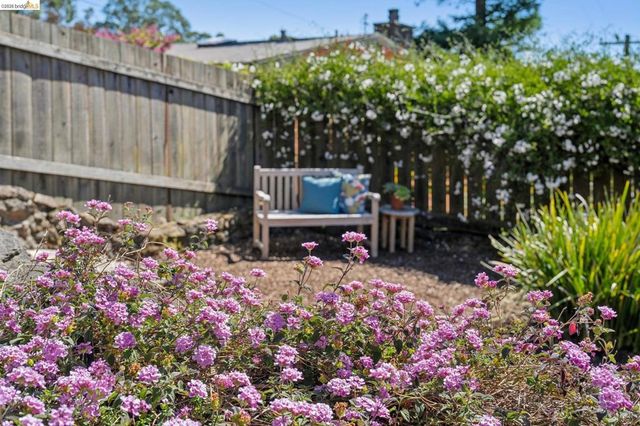 98 Fairlawn Dr, Berkeley, CA 94708