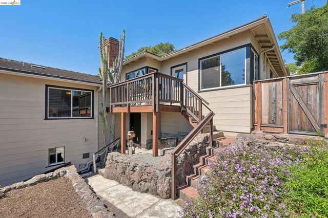 98 Fairlawn Dr, Berkeley, CA 94708