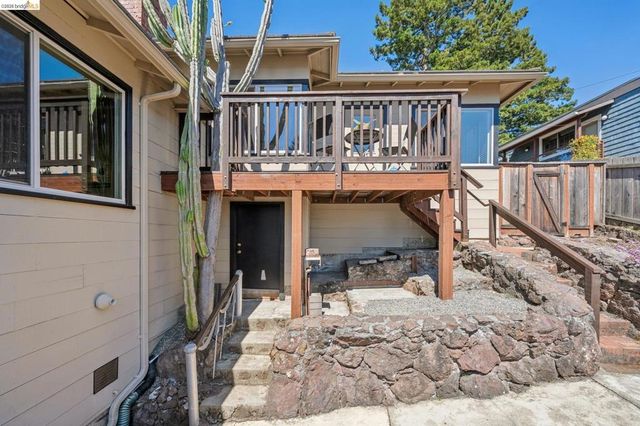 98 Fairlawn Dr, Berkeley, CA 94708