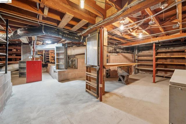 98 Fairlawn Dr, Berkeley, CA 94708