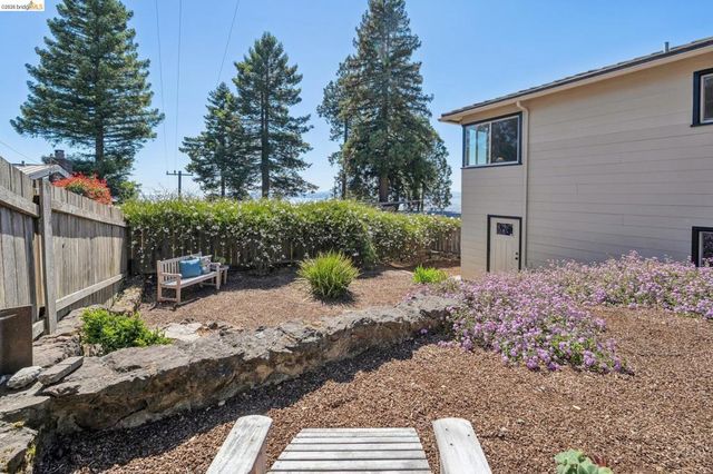 98 Fairlawn Dr, Berkeley, CA 94708