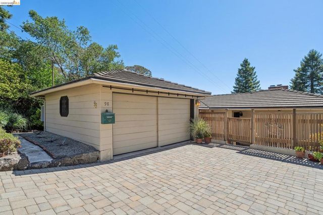 98 Fairlawn Dr, Berkeley, CA 94708