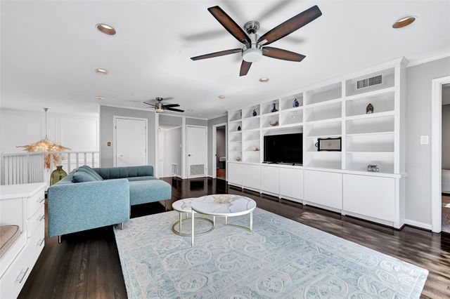 43 Legend Lane, Houston, TX 77024