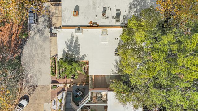 43 Legend Lane, Houston, TX 77024