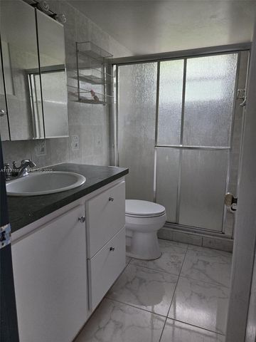 160 NE 203rd Terrace 18, Miami Gardens, FL 33179