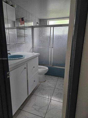 160 NE 203rd Terrace 18, Miami Gardens, FL 33179