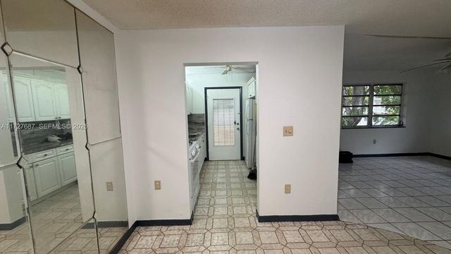 160 NE 203rd Terrace 18, Miami Gardens, FL 33179