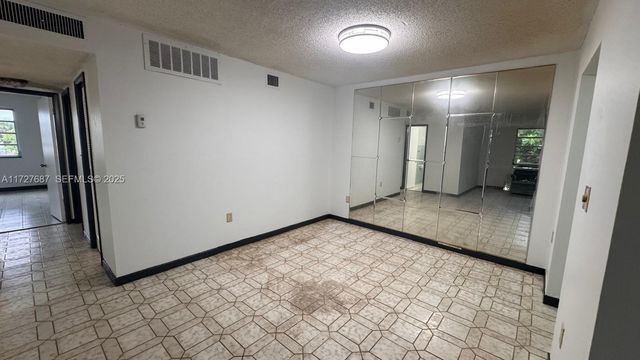 160 NE 203rd Terrace 18, Miami Gardens, FL 33179