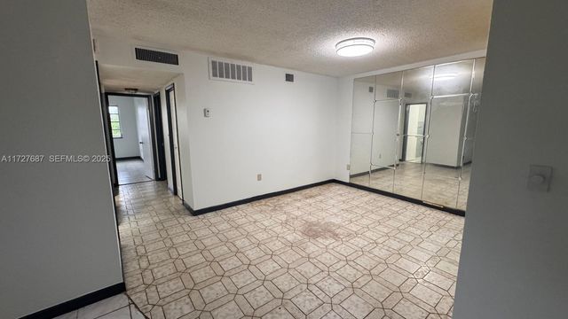 160 NE 203rd Terrace 18, Miami Gardens, FL 33179